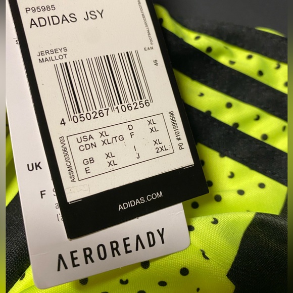 Arsenal 2023/2024 Away Kit - Picture 3 of 6